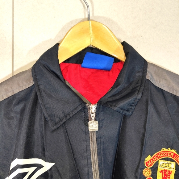 Manchester United Jacket Red Grey Umbro Sharp Boys LB Age 11-12 Years Vintage - Picture 6 of 10